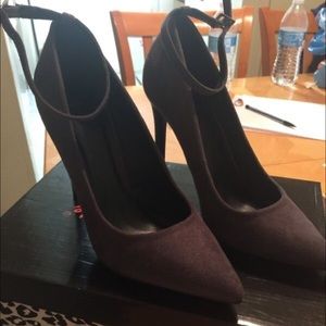 Gray heels