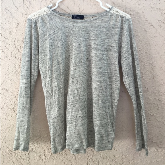 Gray long-sleeve lace shirt