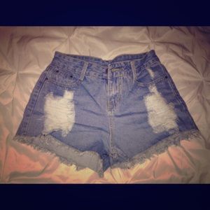 Light high wasted Jean shorts
