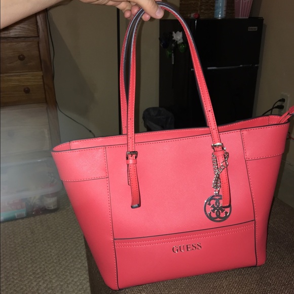Guess purse *perfect for spring!!*