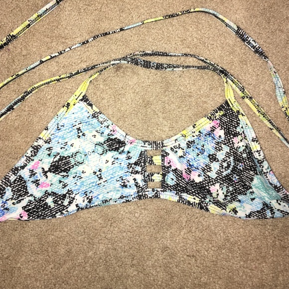 Jolyn Printed Tomcat Top - Pattern