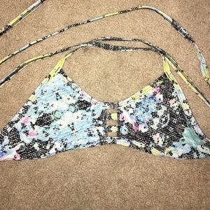 Jolyn Printed Tomcat Top - Pattern