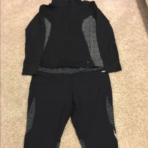 Active jogger workout wear set like new Capri XL