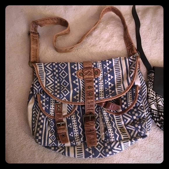 Cross-body purse from Pacsun