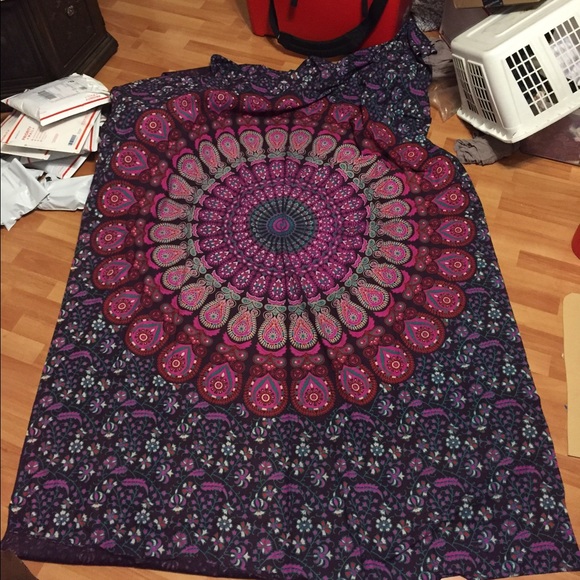 Pink and purple feathery throwover - Picture 3 of 4