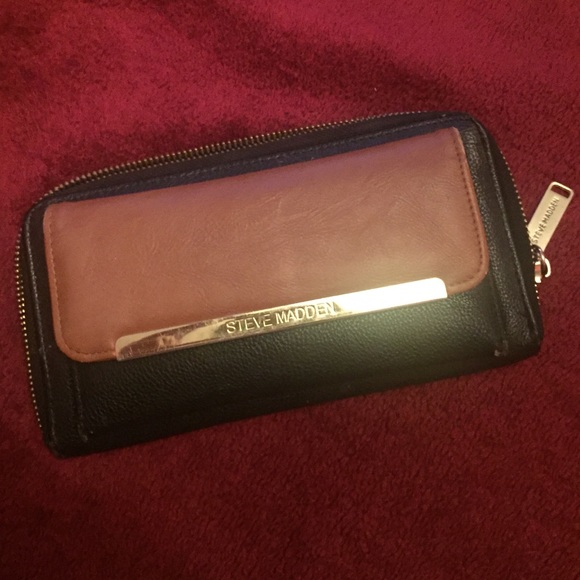 Steve Madden wallet