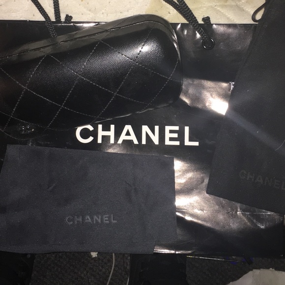 Set of 4 Chanel accessories