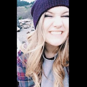 Meet your Posher, Alyssa