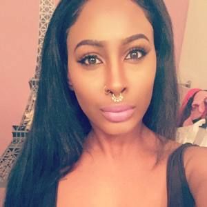 Meet your Posher, Casha