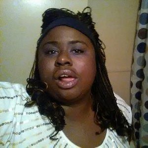 Meet your Posher, Donika