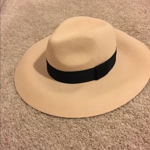 Cream and black wool hat semi floppy new with tags