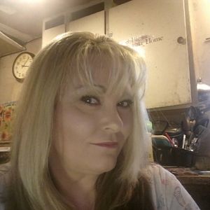 Meet your Posher, Deniece