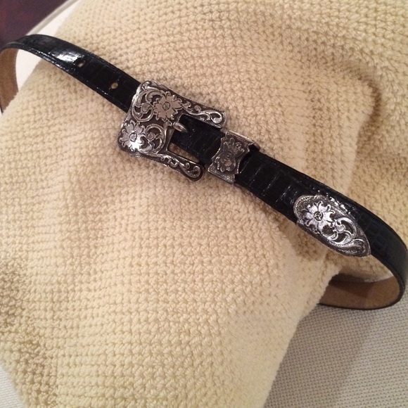 Black belt with ornate silver buckle and hardware - Picture 2 of 4