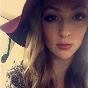 Meet your Posher, Lauren