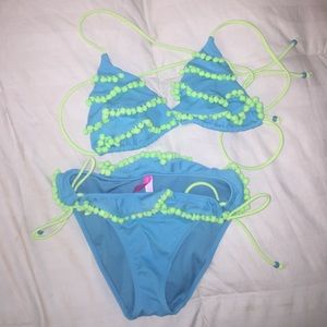 VICTORIA'S SECRET Pom-Pom bikini!