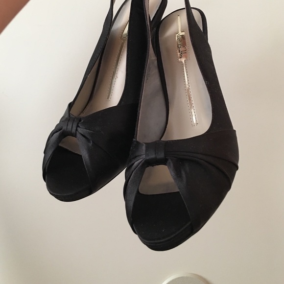 70% OFF  Sam & Libby Bow Tipped Heels *NEW*