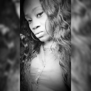 Meet your Posher, Shana