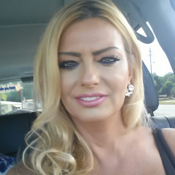 Meet your Posher, Edie