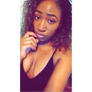 Meet your Posher, Danielle