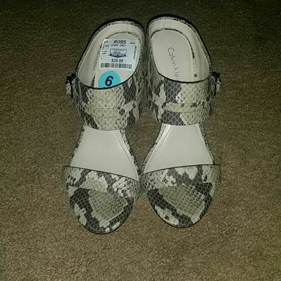 Calvin Klein open toe pumps - Picture 1 of 3