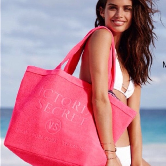 Victoria's Secret Handbags - 🆕Limited Edition Victoria's Secret Tote🆕