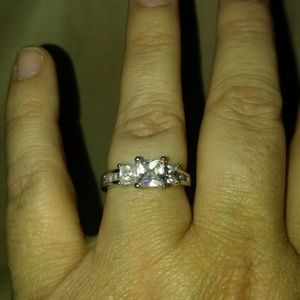 STERLING SILVER AND CUBIC ZIRCONIA RING