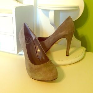 Jessica Simpson Grey Suede Pumps