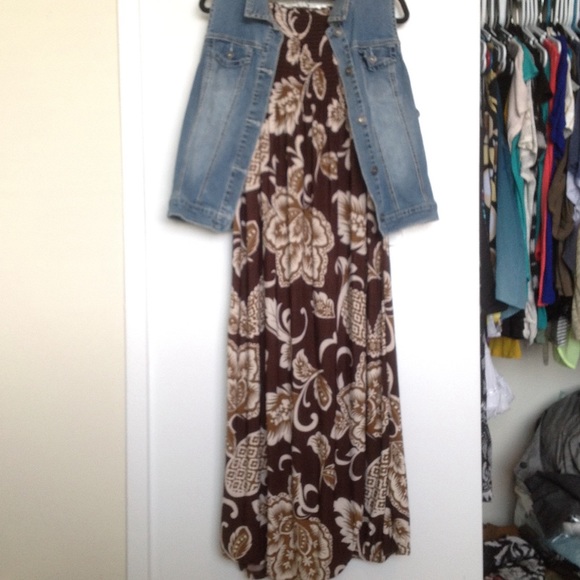 1X tube top dress. Long. Very stretchy.