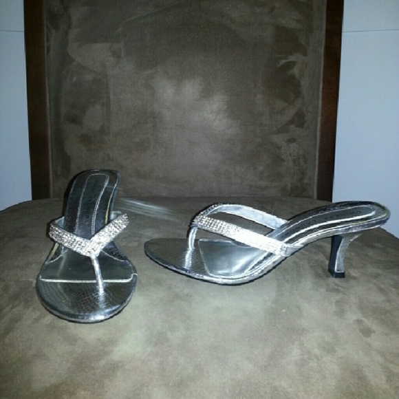 Chinese Laundry sandals