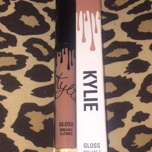 Kylie Jenner lip gloss "literally"