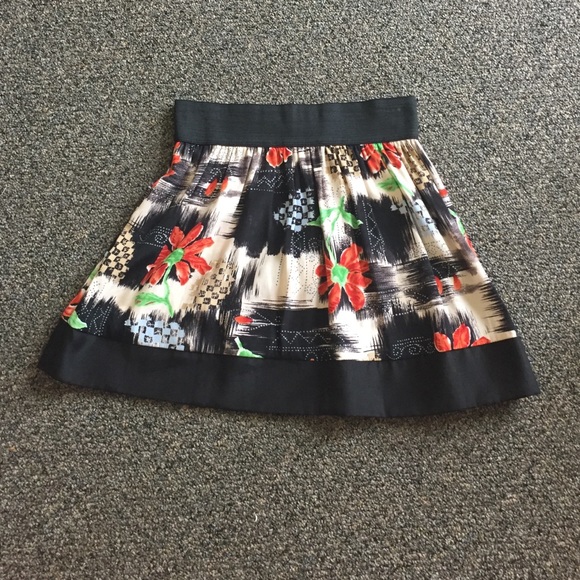 Unique skirt. 🙊SALE🙊