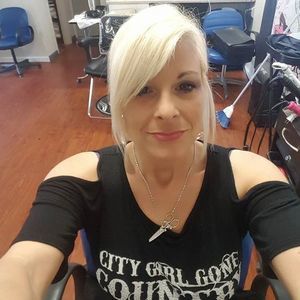 Meet your Posher, Joni