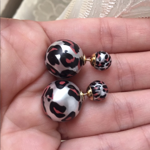 2/$15🌴🐆Animal Print🌴🐆Double Side Earrings - Picture 2 of 4