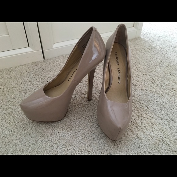 Chinese Laundry Platform Pumps