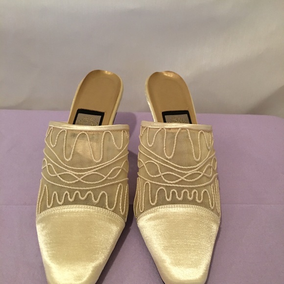 Champagne mule heel