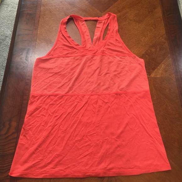 Sold locally. Lululemon Tank!❤️