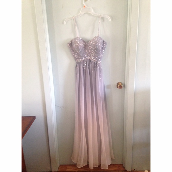 Strapless gradient prom dress