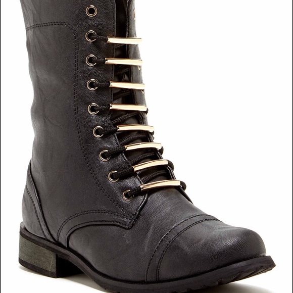 Combat boots