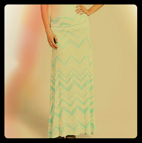 LAST 1!! Chevron print foldover waist maxi skirt