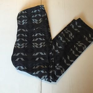 Tribal print workout pants☑️