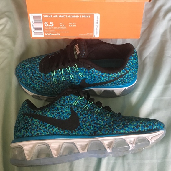 Nike Shoes - Woman's Airmax Tailwind 8 Print