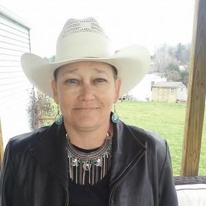 Meet your Posher, Denise