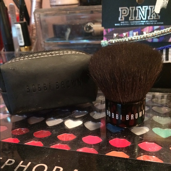 Bobbi Brown Face Makeup Brush w/ case!