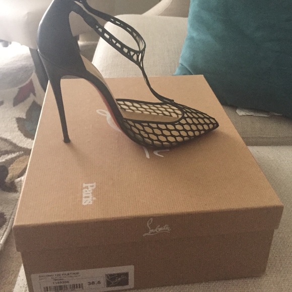 Christian Louboutin Salonu Pump