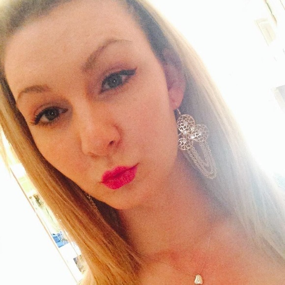 Meet your Posher, Mandy - Picture 1 of 1