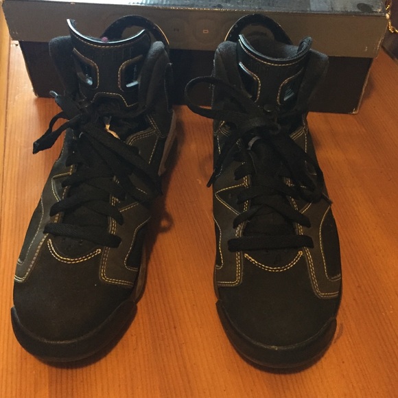 Jordan Retro 6 Sneakers - Picture 2 of 4