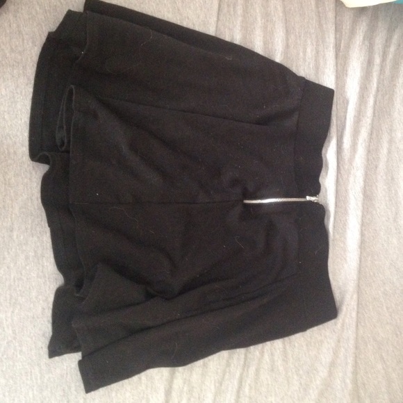 Black circle skirt - Picture 3 of 3