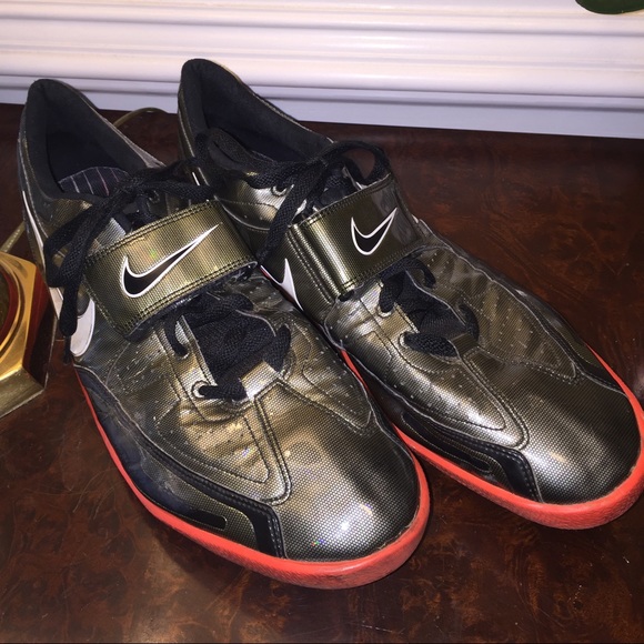 Men's track shoes