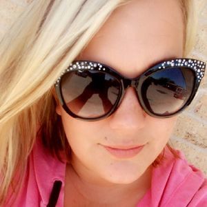 Meet your Posher, Tiffany