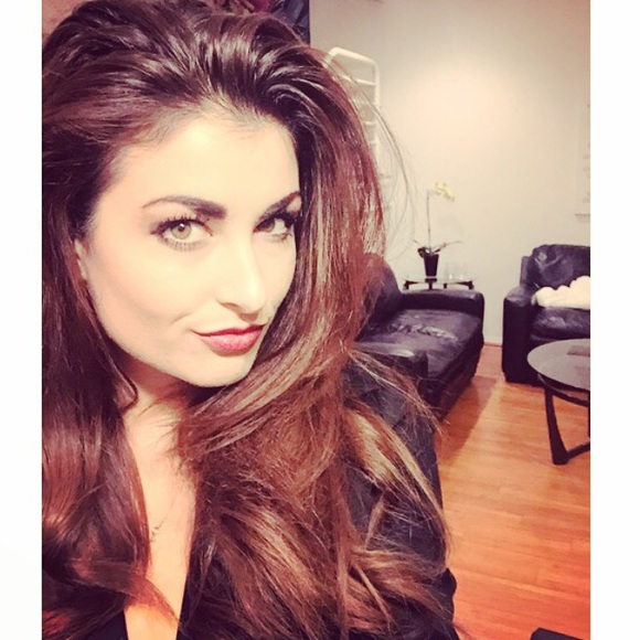 Meet your Posher, Elise